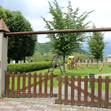 Como Lake Ai Pini 瓦尔博若纳